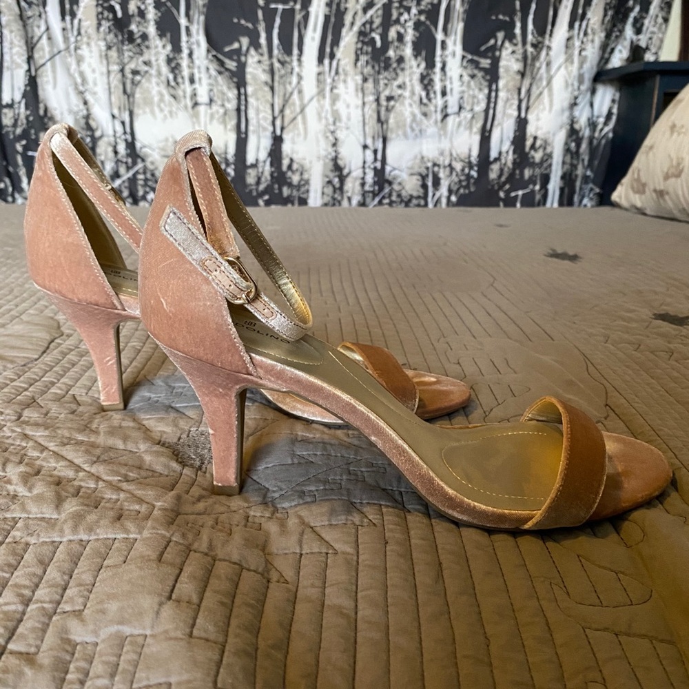 Velvet Bandolino Heels